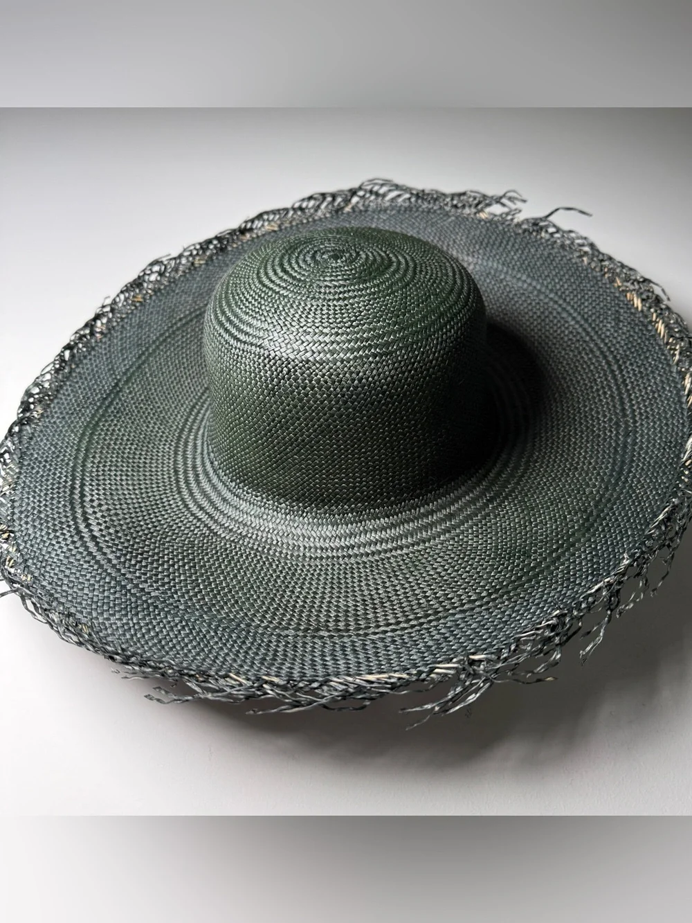 NWT Helen Kaminski Wide Brim Raffia Hat Dark Green Raw Edge 80s Deadstock